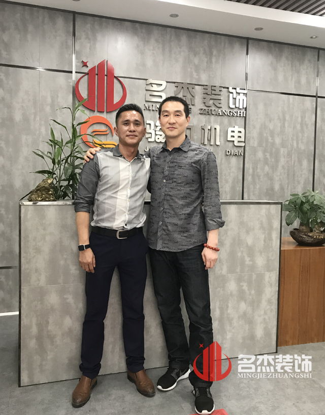 白雲辦公室香草视频APP成人.jpg
