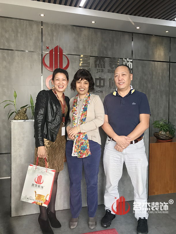 辦公室香草视频APP成人.jpg 辦公室香草视频APP成人.jpg