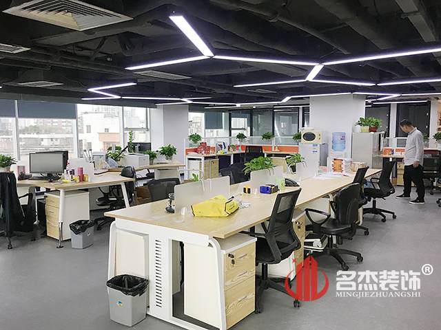 辦公室香草视频APP成人實景圖.jpg