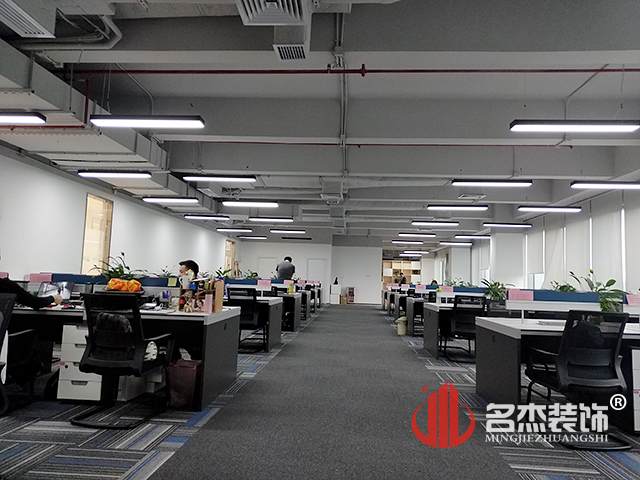 辦公室香草视频APP成人.jpg 辦公室香草视频APP成人.jpg
