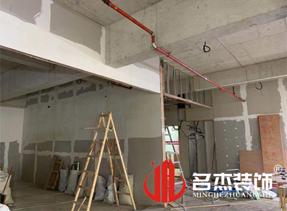 巡工地日記，美蓮葆化妝品辦公室香草视频APP成人項目進行中